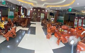 Khách sạn cẩm lai